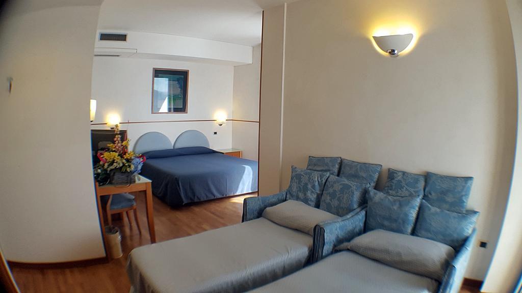 Hotel Baia Flaminia Πέζαρο Εξωτερικό φωτογραφία